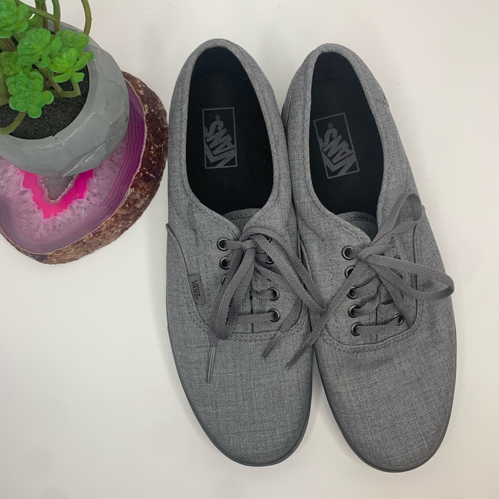 VANS Men’s Lace up Skate shoes size 11.5